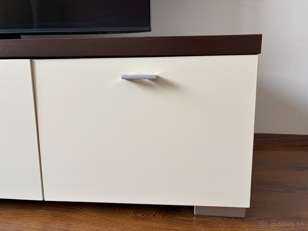 Skrinky do obyvacky - 2