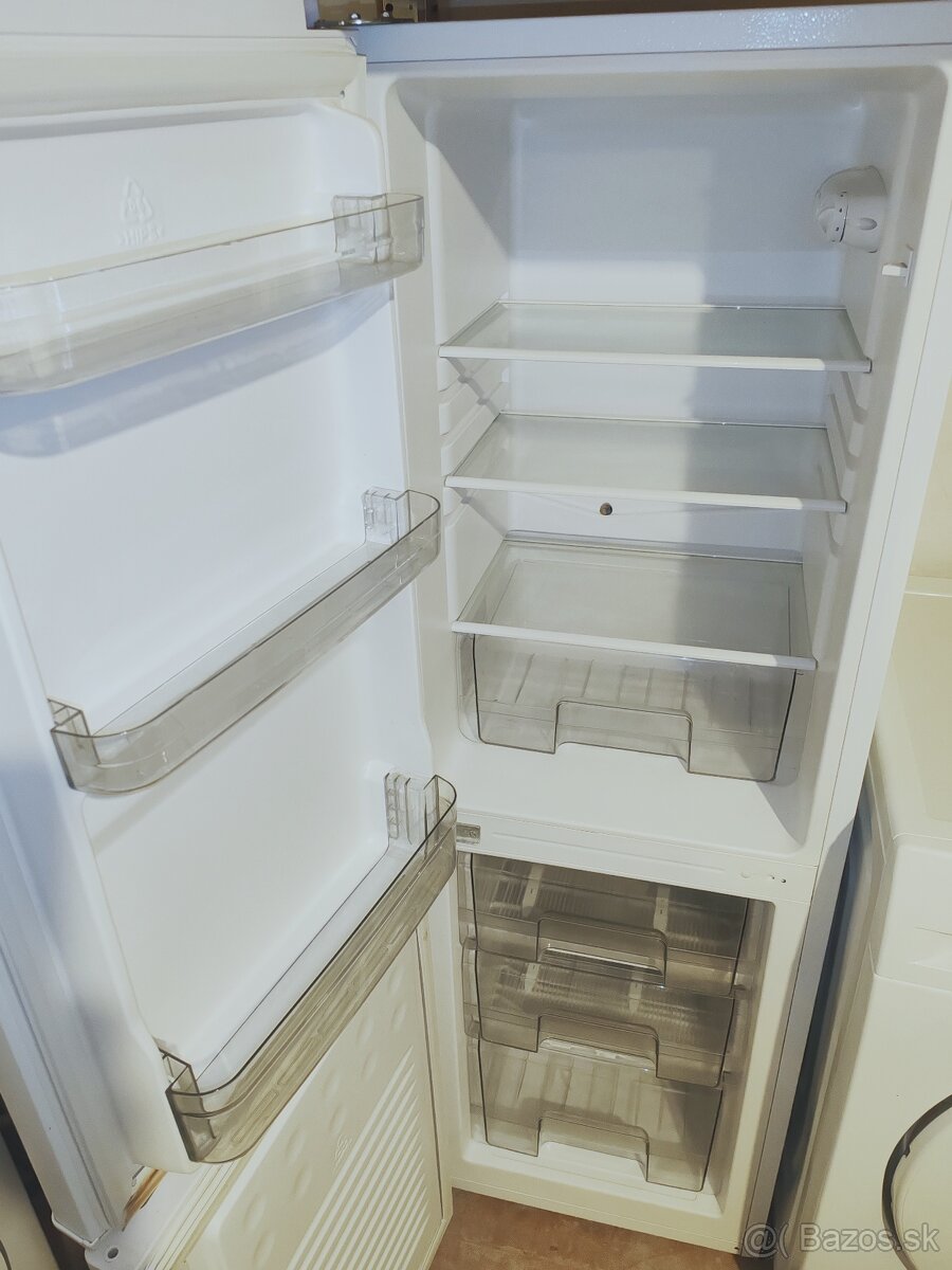 Predám chladničku Goddess 148cm - 2