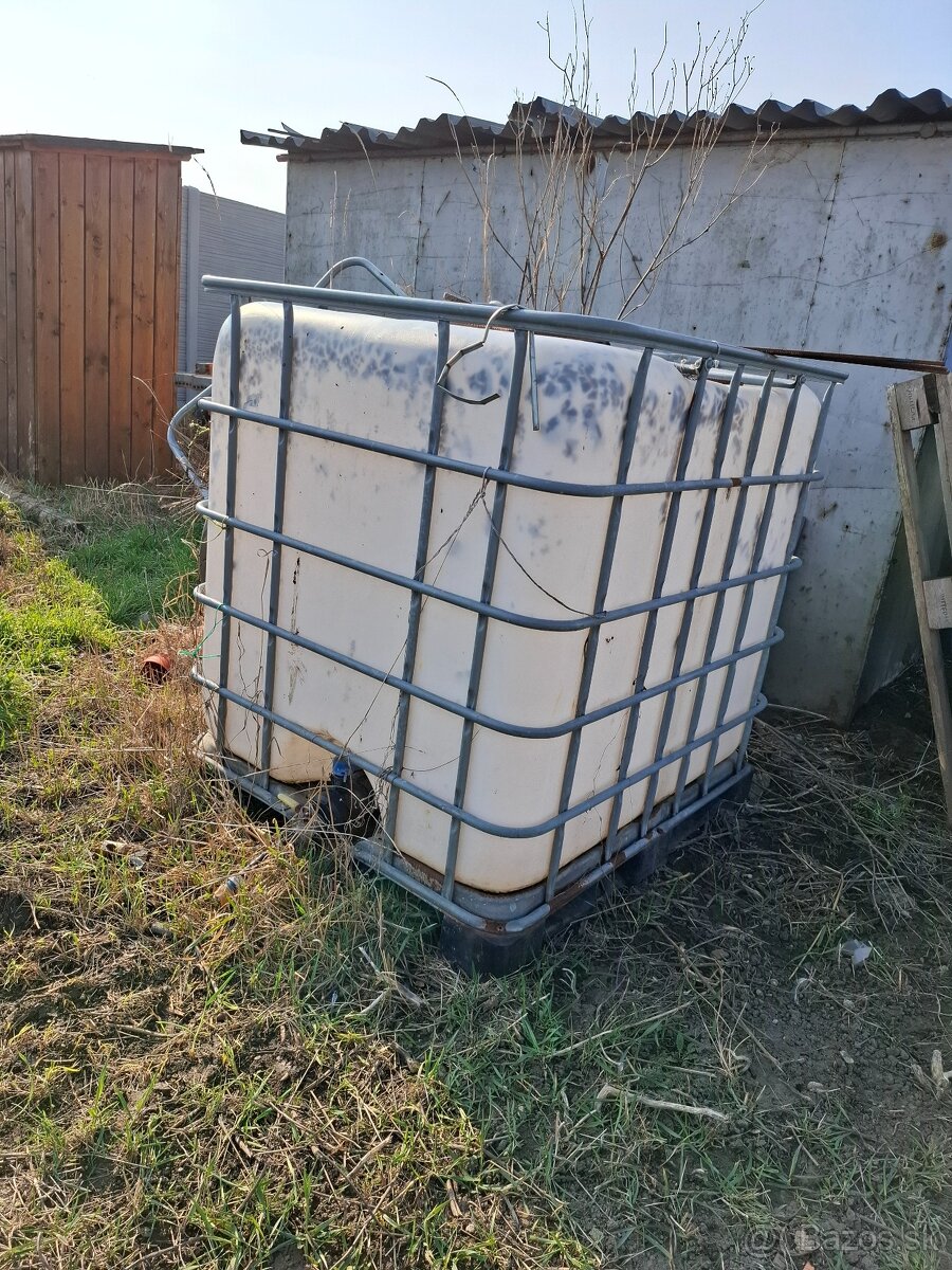 Nádrž na vodu 1000l - 2