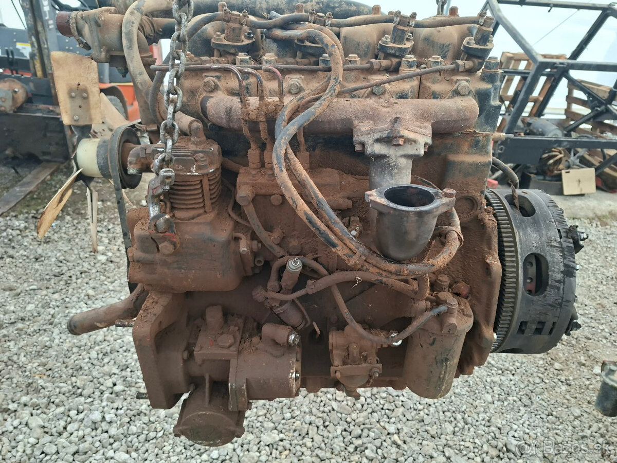 v ponuke zetor na náhradné diely - 2