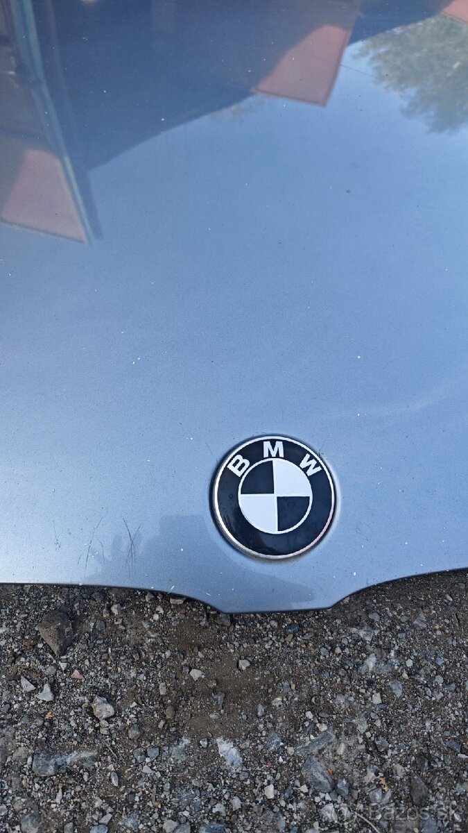 BMW E61 predná kapota - 2