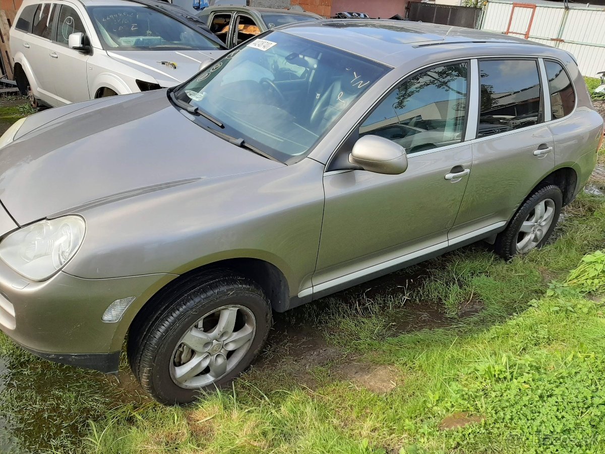 Porsche Cayenne - 2