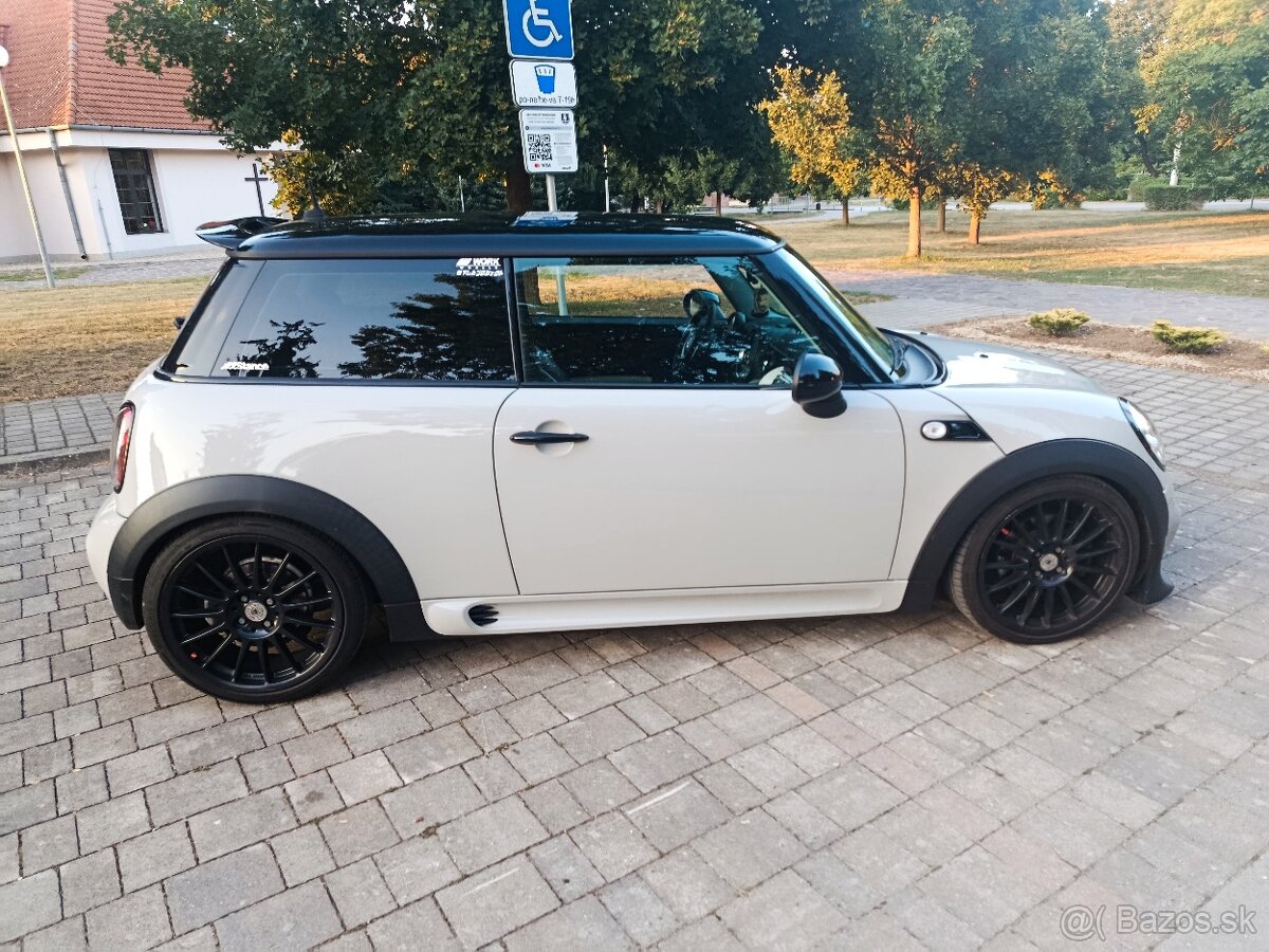 Mini John Works Cooper S - 2