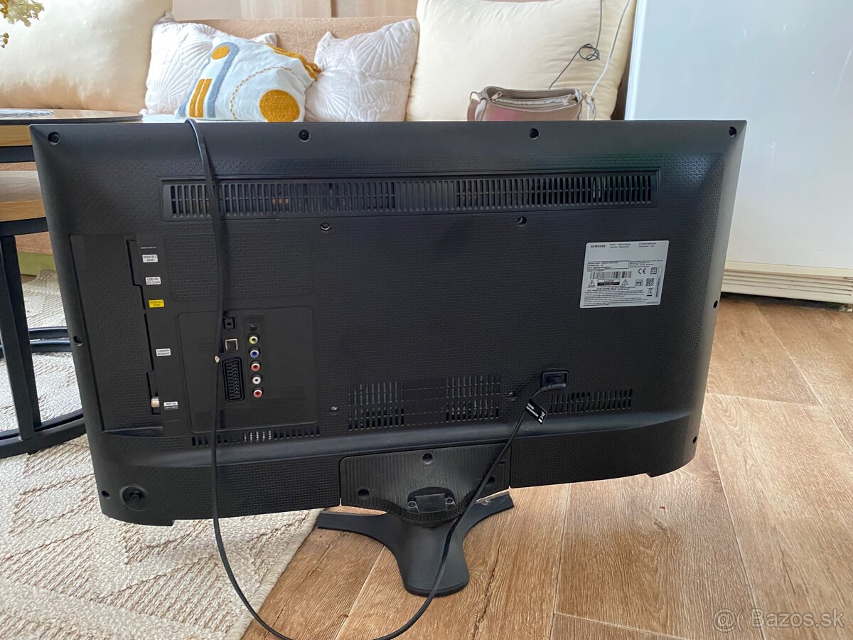Samsung – 32" (81 cm) Full HD LED televízor - 2