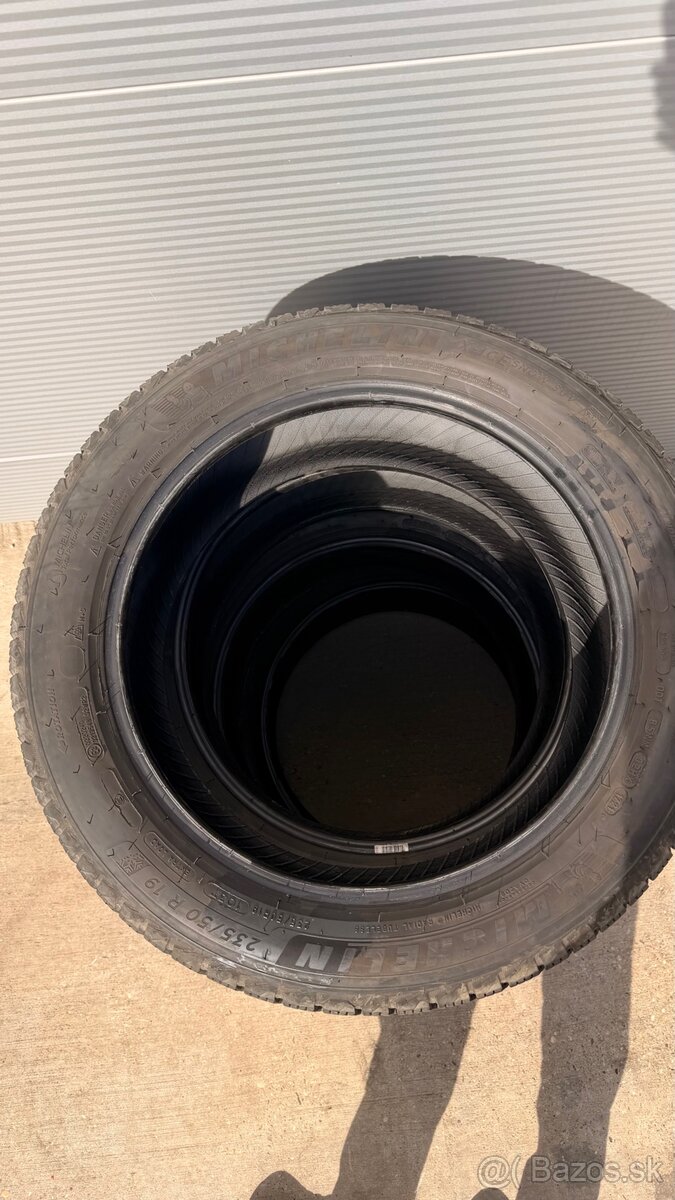 235/50R19 Michelin - 2