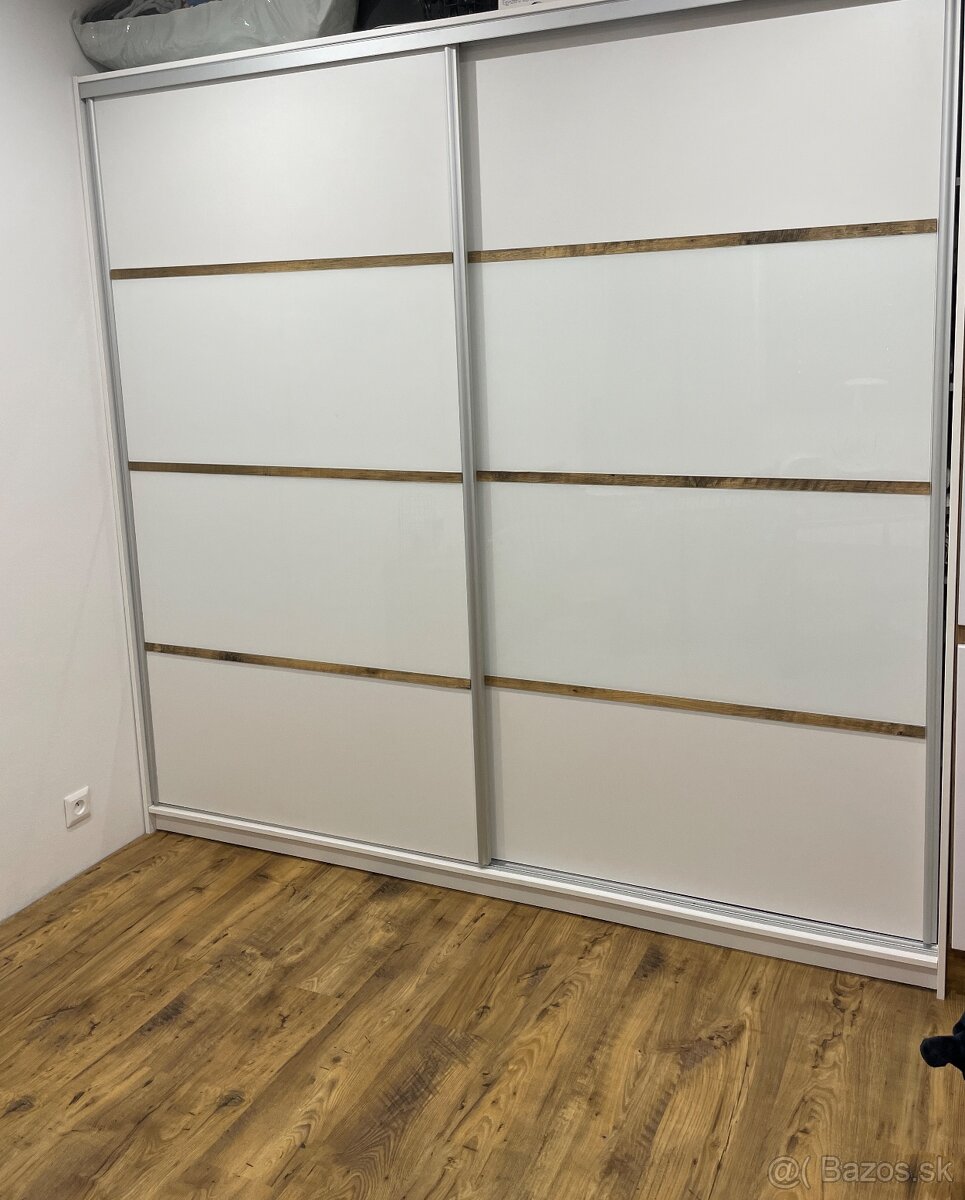 Vstavaná skrina - 2