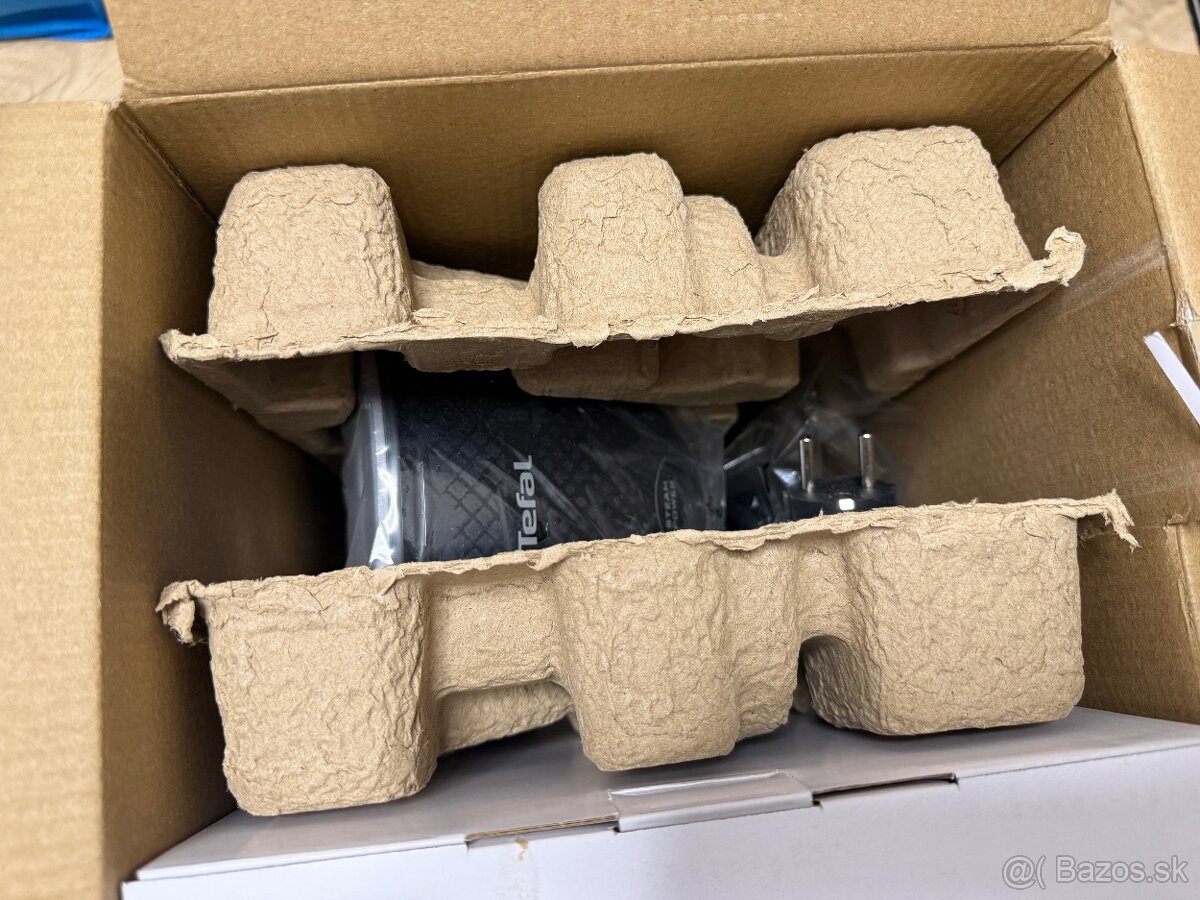 Naparovač odevov Tefal Access Steam Care - 2