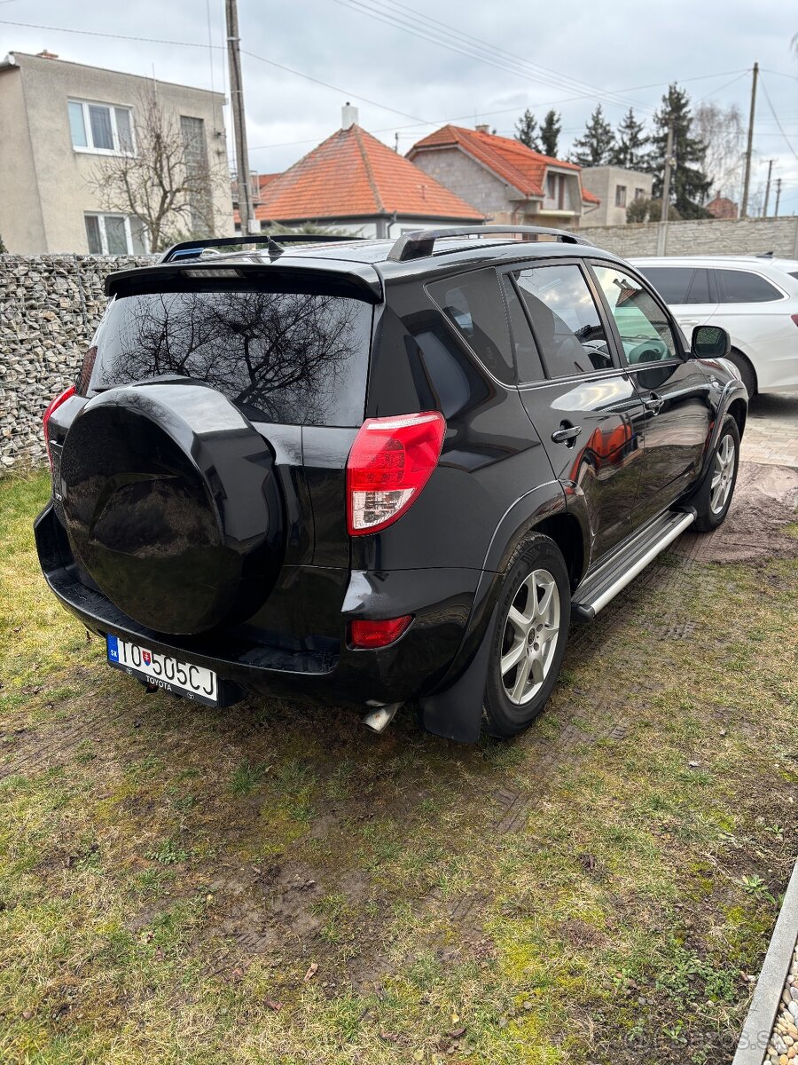 Toyota RAV4 - 2