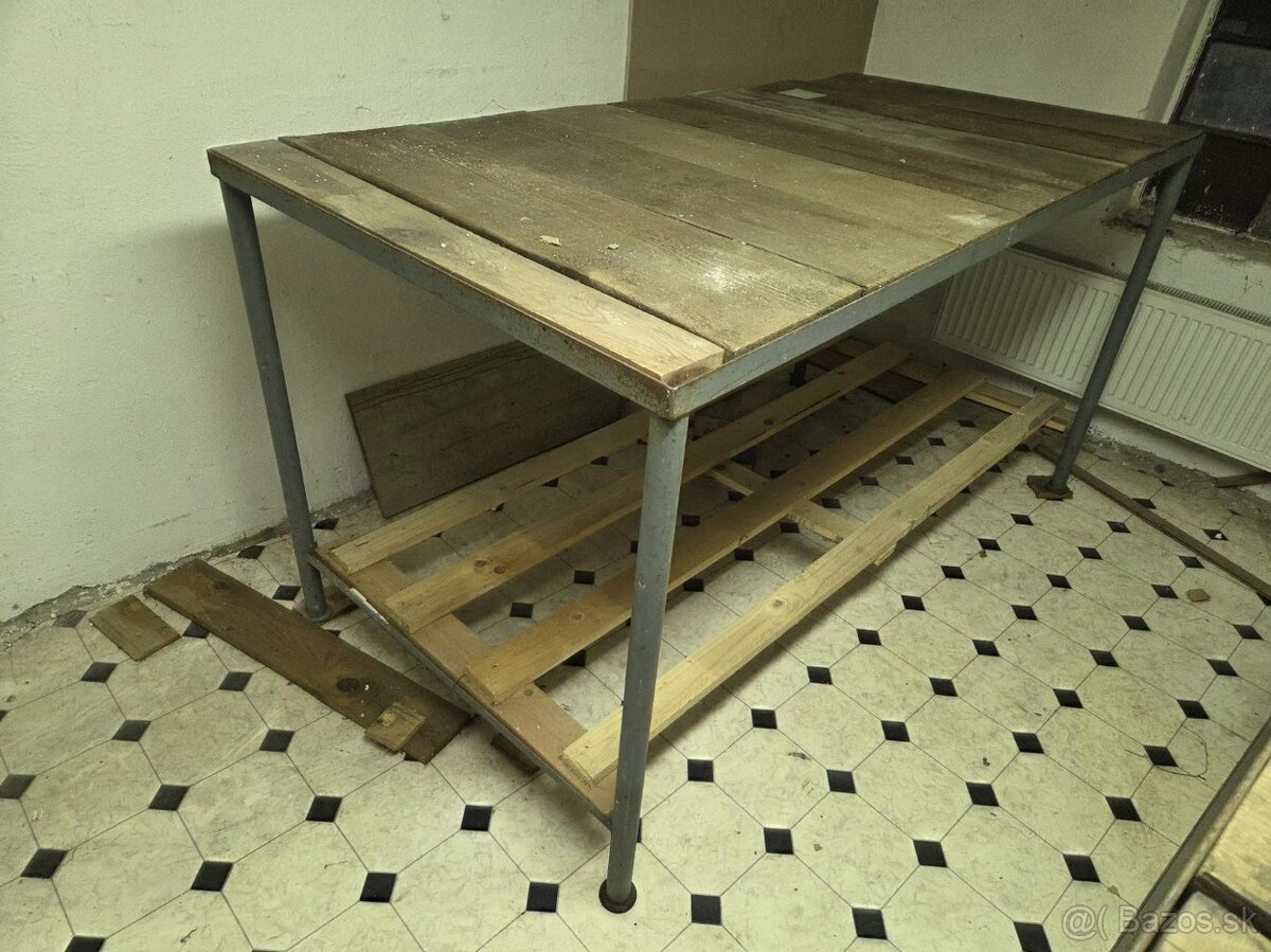 Masívny regál, silne stoly - ponk - 2