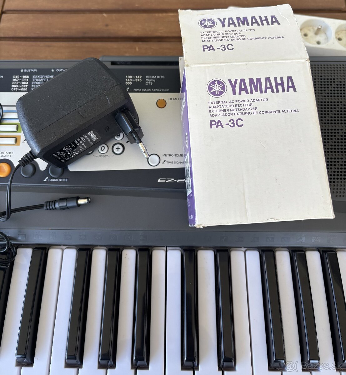 Keyboard Yamaha EZ 200 - 2