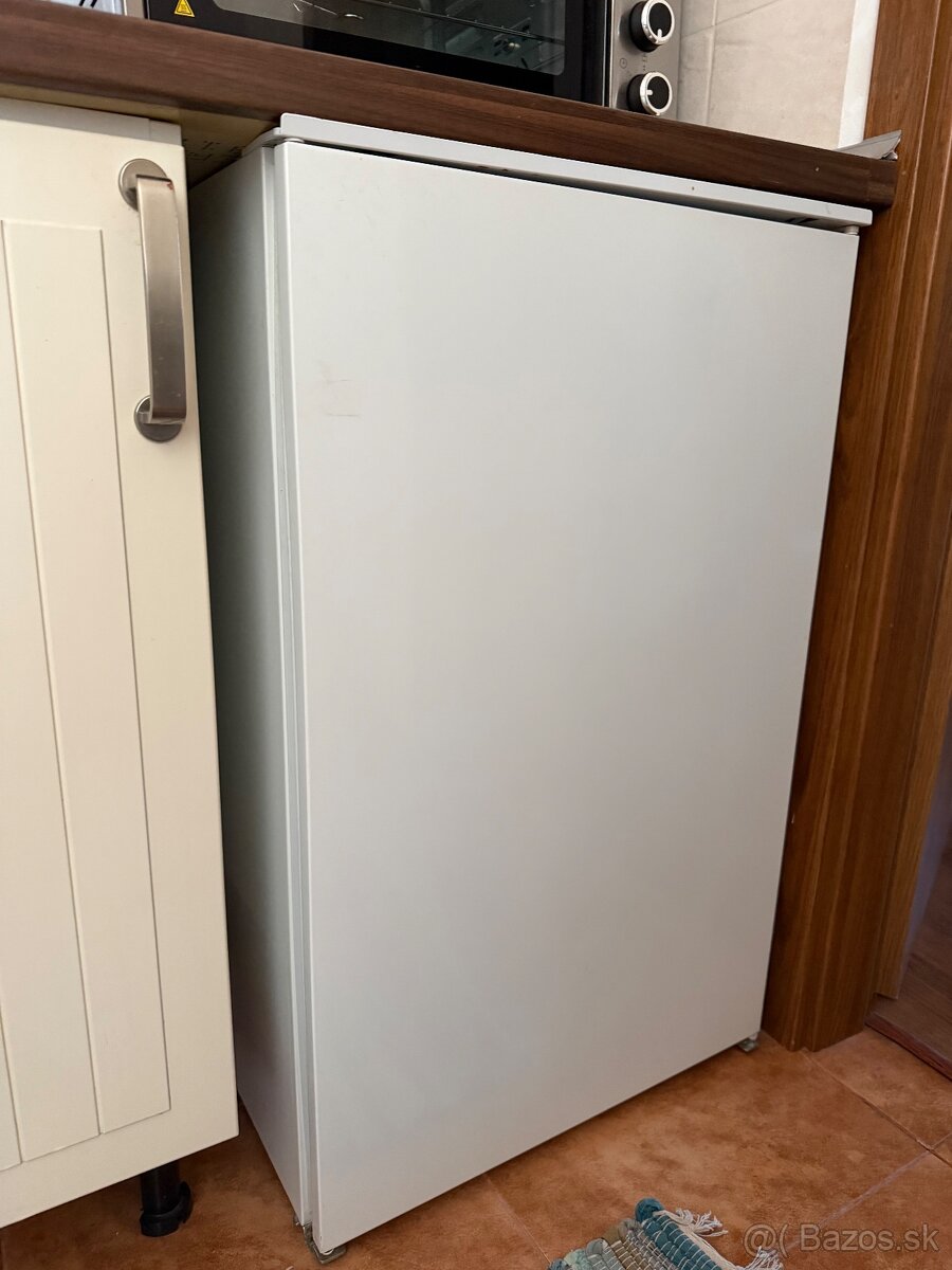 Menšia chladnička na predaj - 2