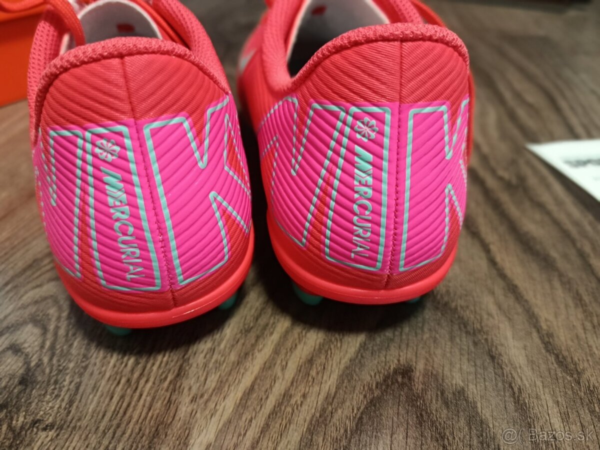 Kopačky NIKE č.33,5 - NOVÉ - 2