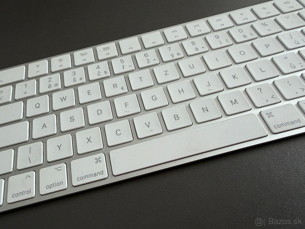 Apple magic keyboard CZ - 2