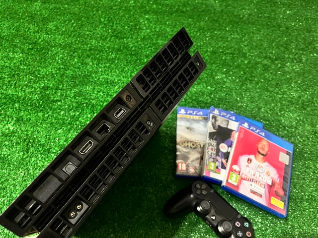 Playstation 4 (500GB) + 3 hry zdarma - 2