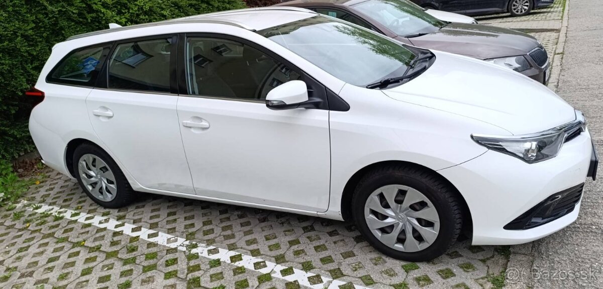 Toyota Auris1,6 benzín combi 2019 - 2