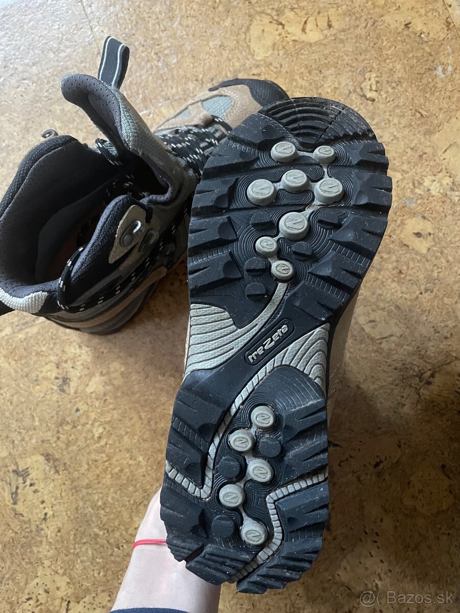 Turisticke topanky - 2