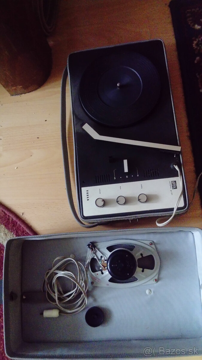 Retro gramofón tesla - 2