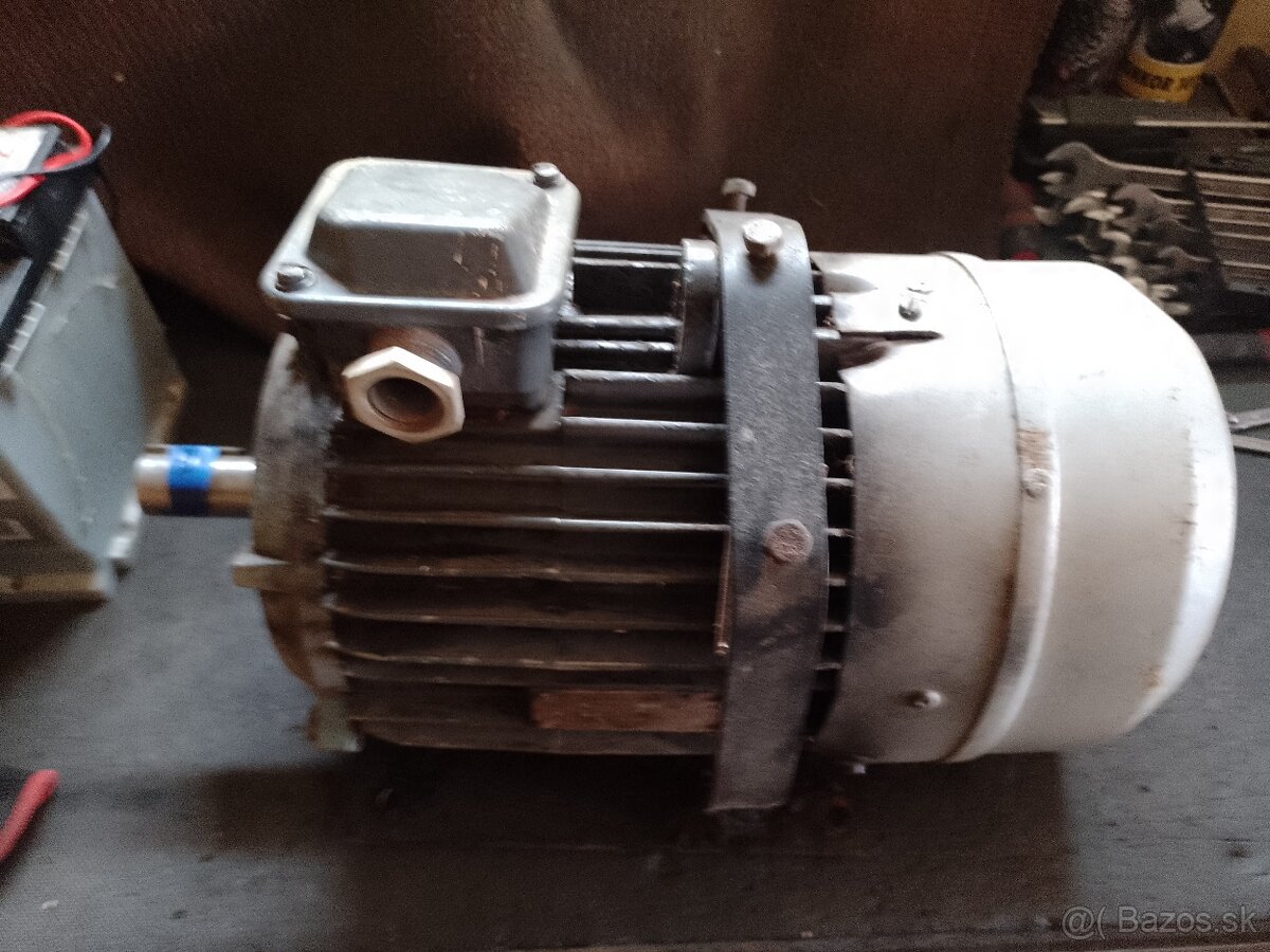 Predám lacno 4kw elektromotor. - 2