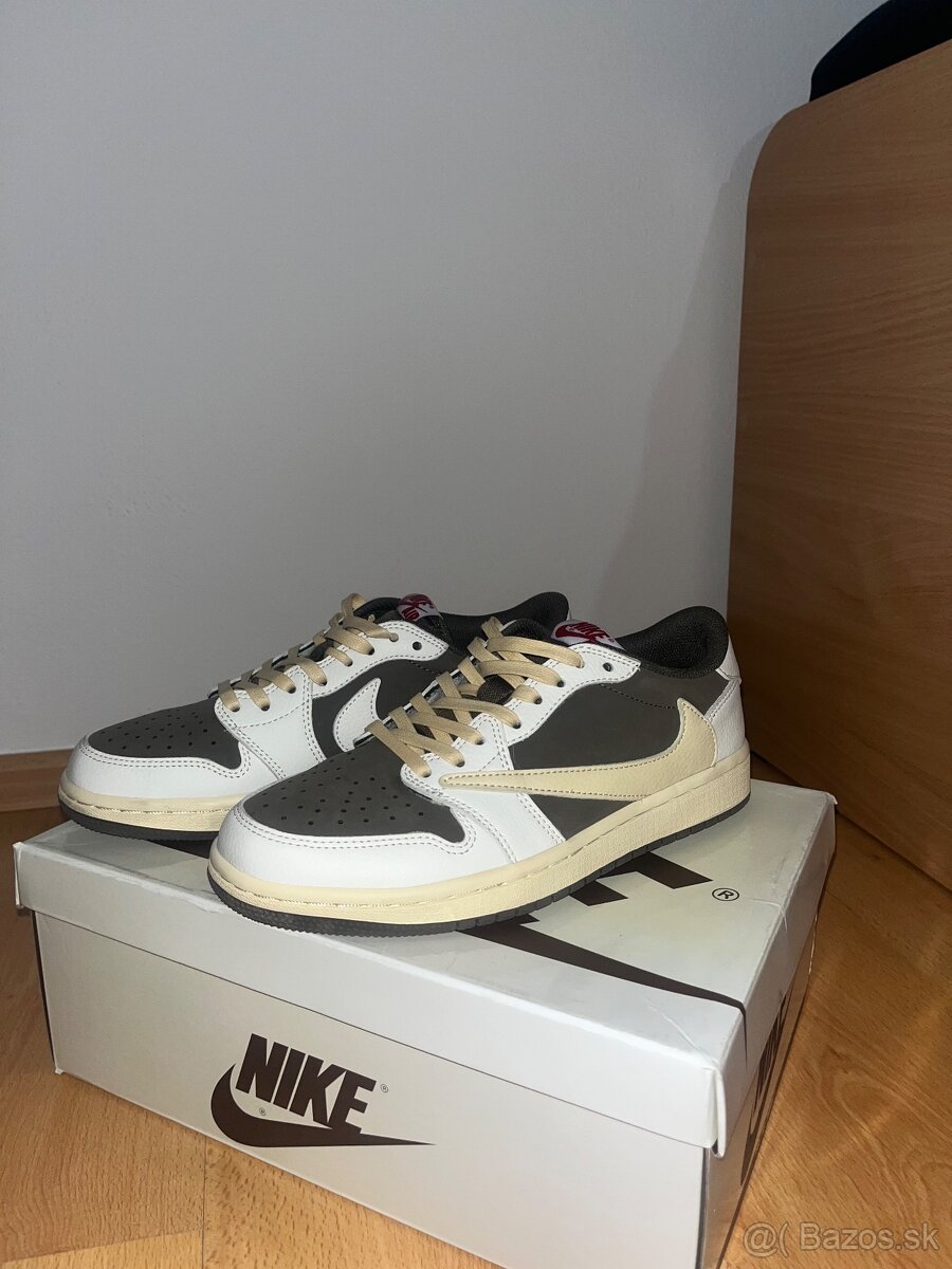 Nike Air Jordan Low OG - 2