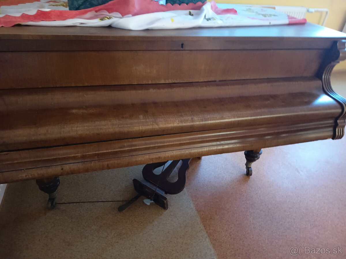 Predám starožitný klavír - 2