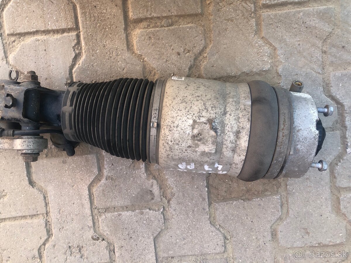 Audi Q7 - Predný pravý tlmic - 2