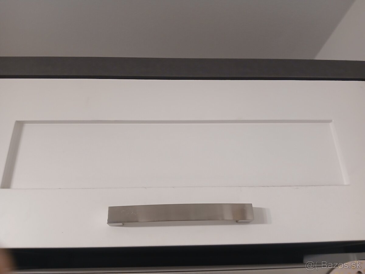 Nábytkové úchytky/madlá - 2