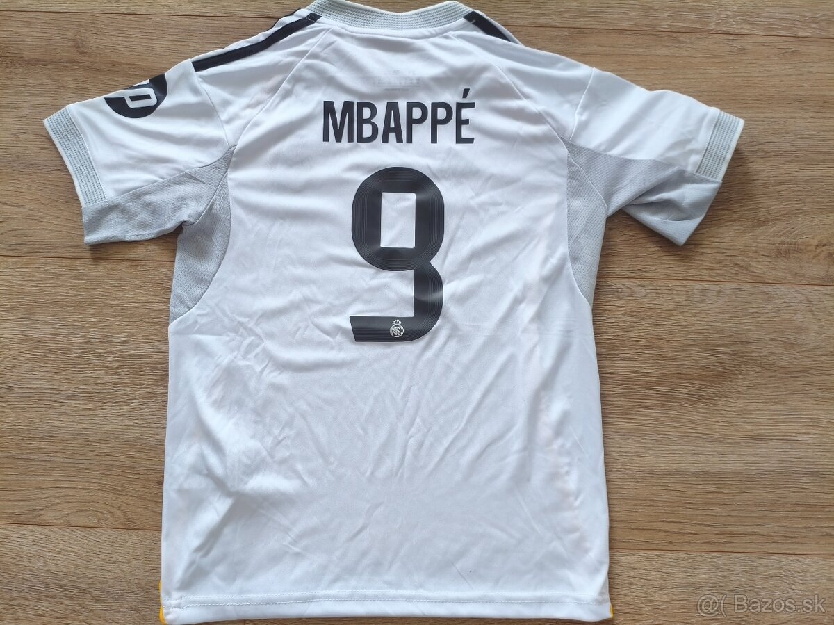 Detský futbalový set Mbappe Real Madrid - NOVÝ 2025/2026 - 2