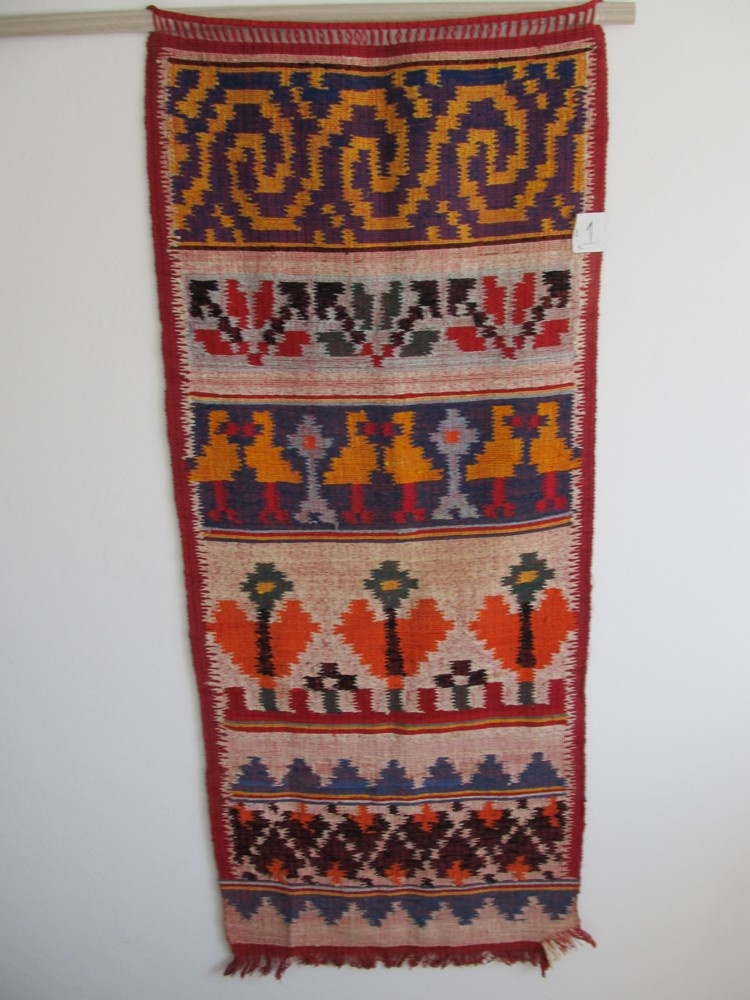 Predám staré cca 60 ročné ručne tkané závesy na stenu. - 2