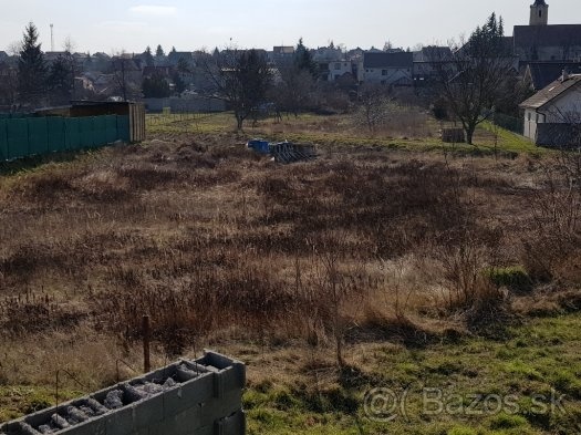 Stavebný pozemok Budmerice 1232m2 - 2