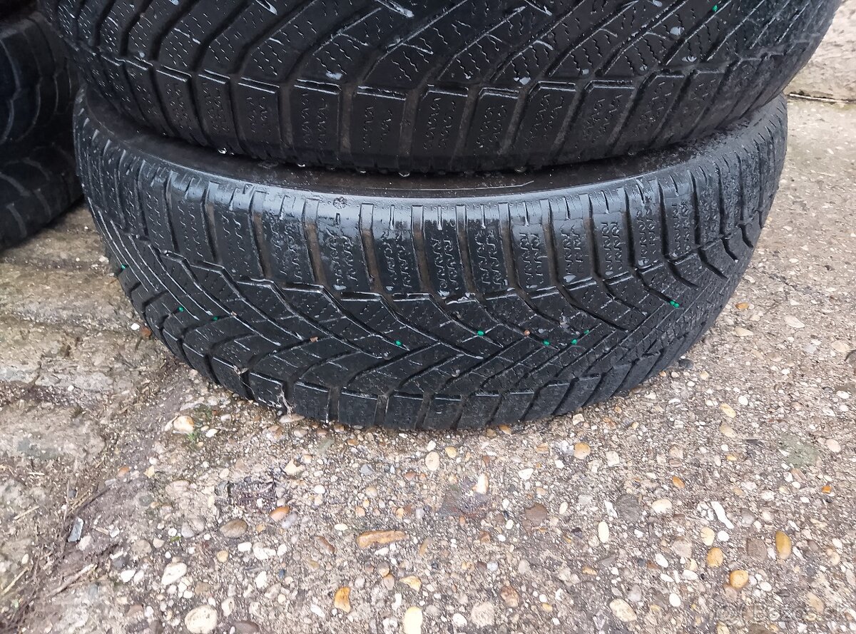 Predám 4ks Zimné Pneumatiky 215/55 R17 M+S - 2