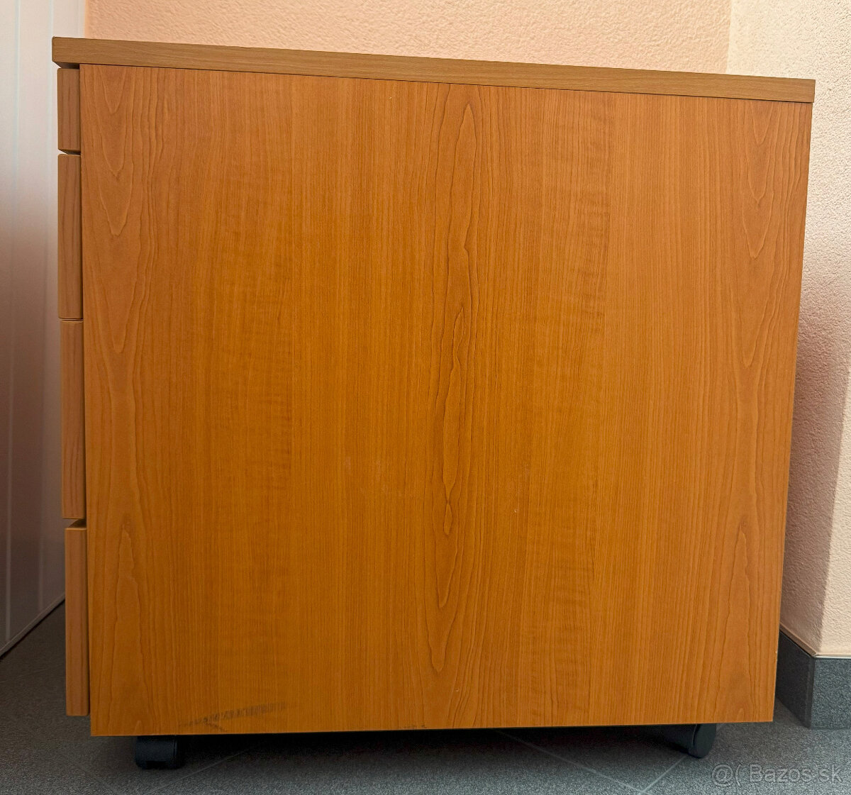 Kancelársky kontajner na kolieskach so zámkom - 2