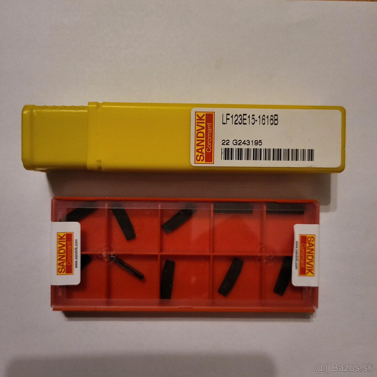 Sandvik upichovaci držiak s platkami. - 2