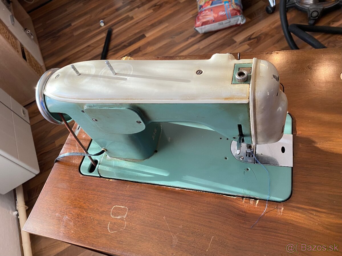Mechanický Šijací stroj Lada 236 - 2
