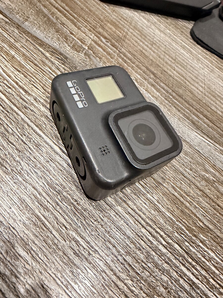 Gopro hero 8 black + hromada prislusenstva - 2