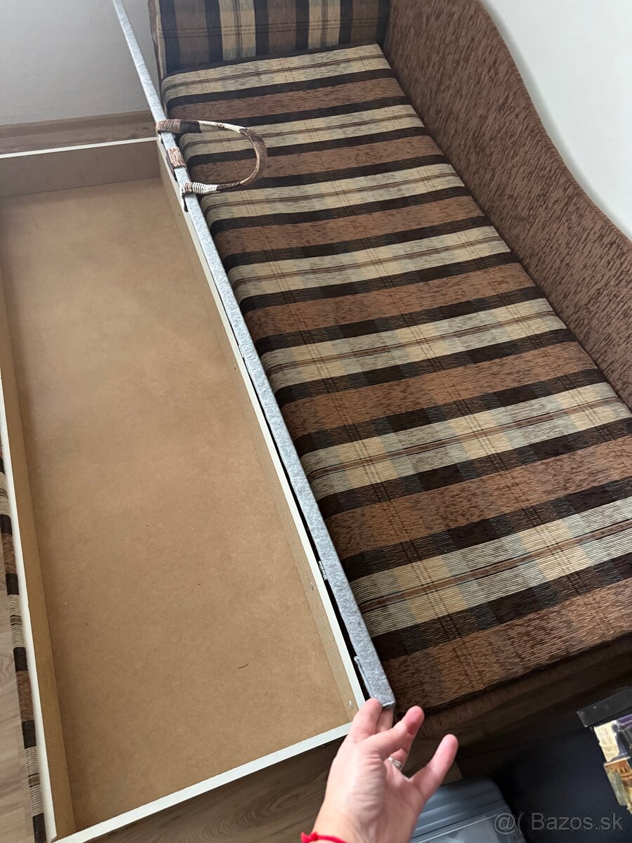 Rozkladacia pohovka - 2