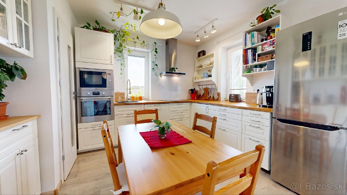 ZNÍŽENÁ CENA KOŠÚTY, moderný a útulný 4-izbový bungalov - 2