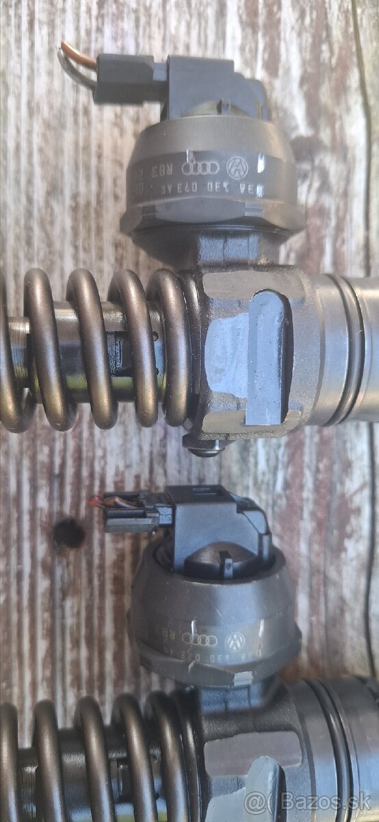 038130073AK Vstrekovacie trysky VW Group 1.9TDI 85kw PD - 2