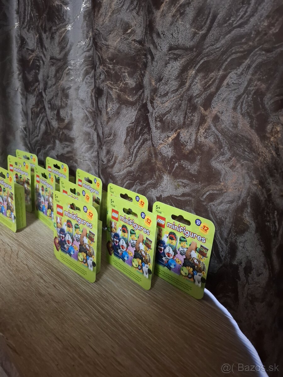 LEGO 71048 minifigurky kompletní 27. série 11ks - 2