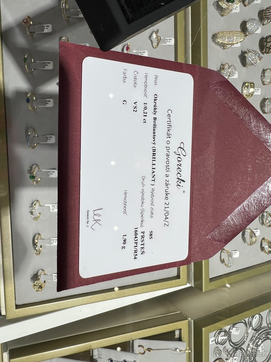 Zásnubný prsteň s briliantom a certifikátom - 2