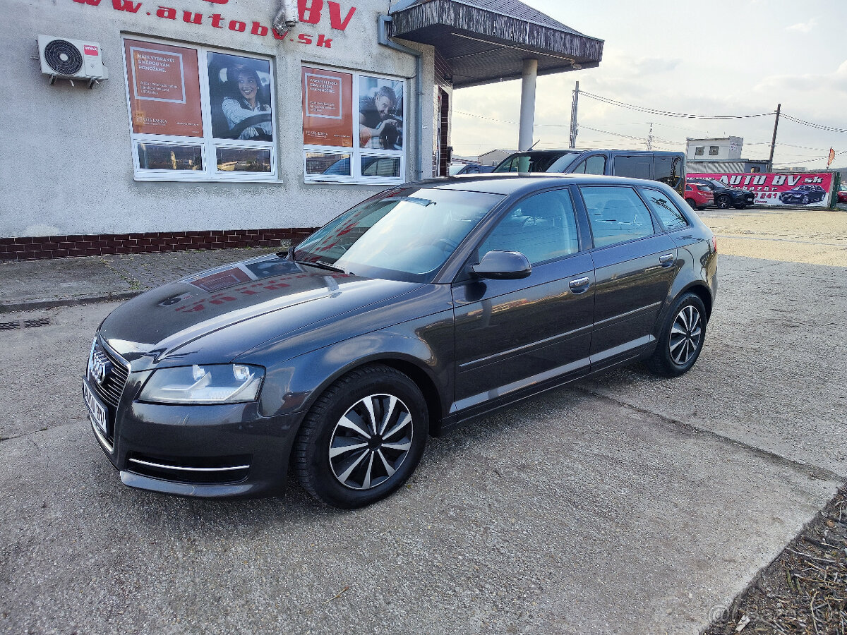 Audi A3 Sportback 1.6 TDI 105k DPF Ambiente - 2