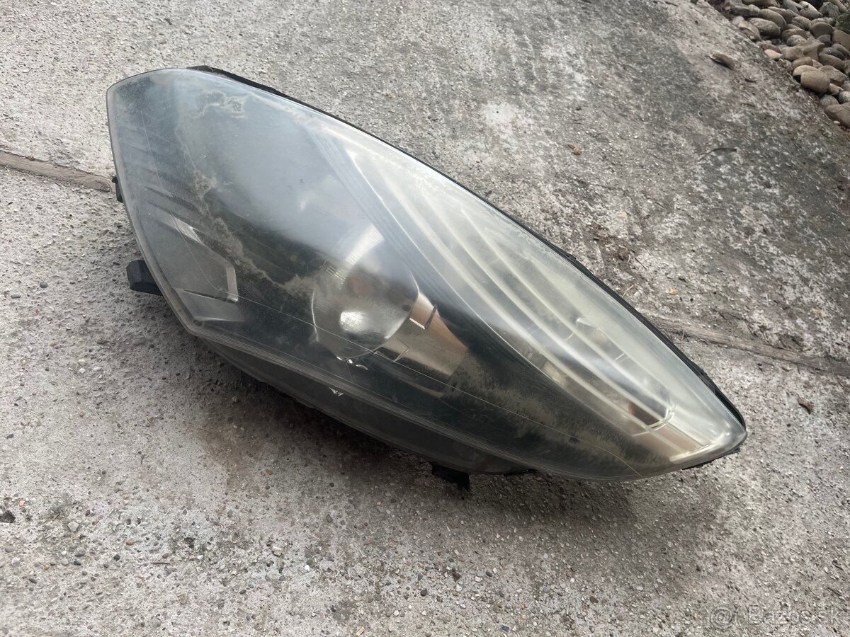 Svetlo na auto Renault - 2