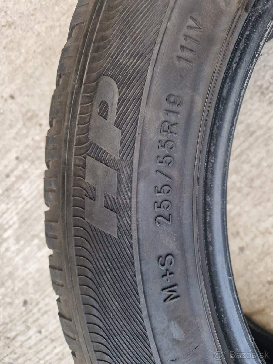 Goodyear Wrangler 255/55 R19