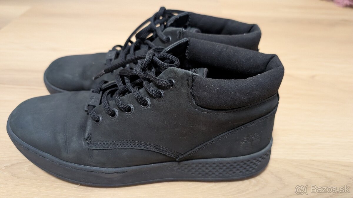 Topanky Timberland - cierne, takmer nove - 2