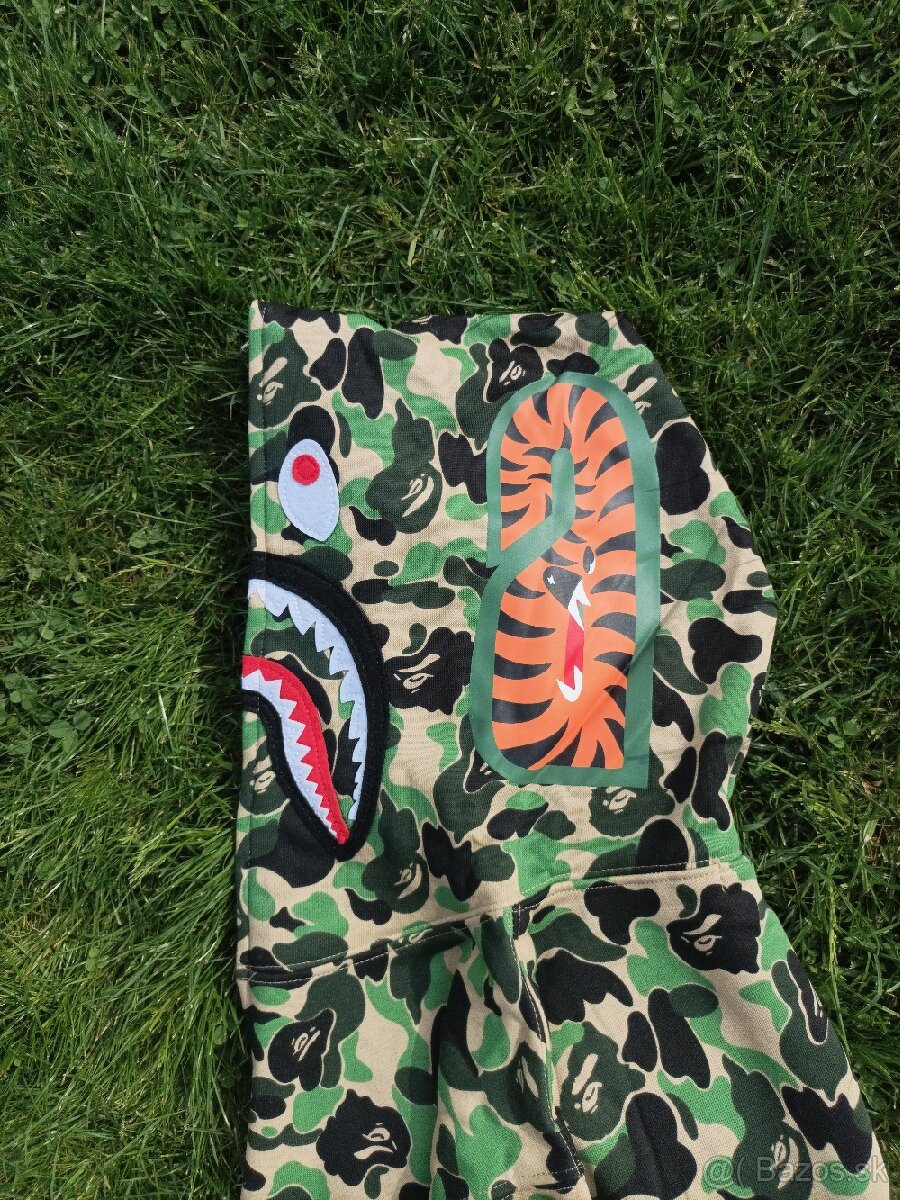 Mikina Bape Zelena veľkosť L sedí aj M - 2