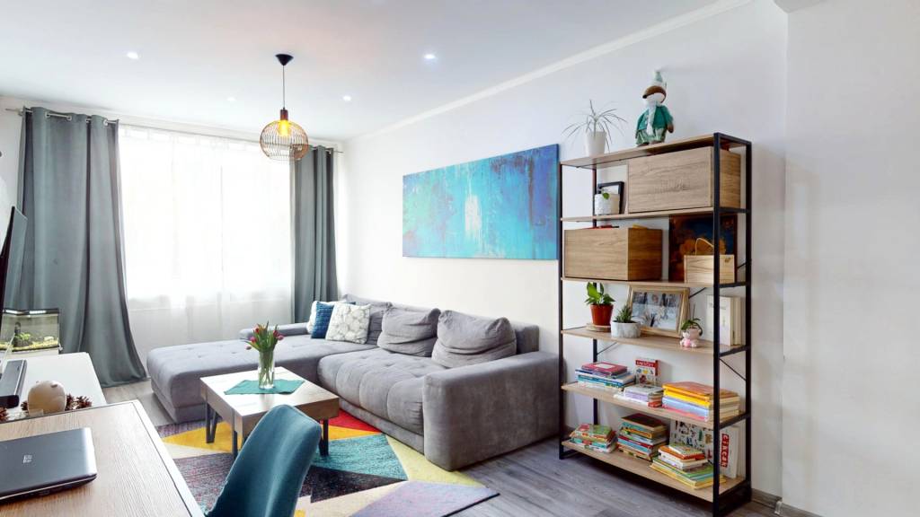 Moderný 3-izbový byt s balkónom a veľkou pivnicou v centre N - 2