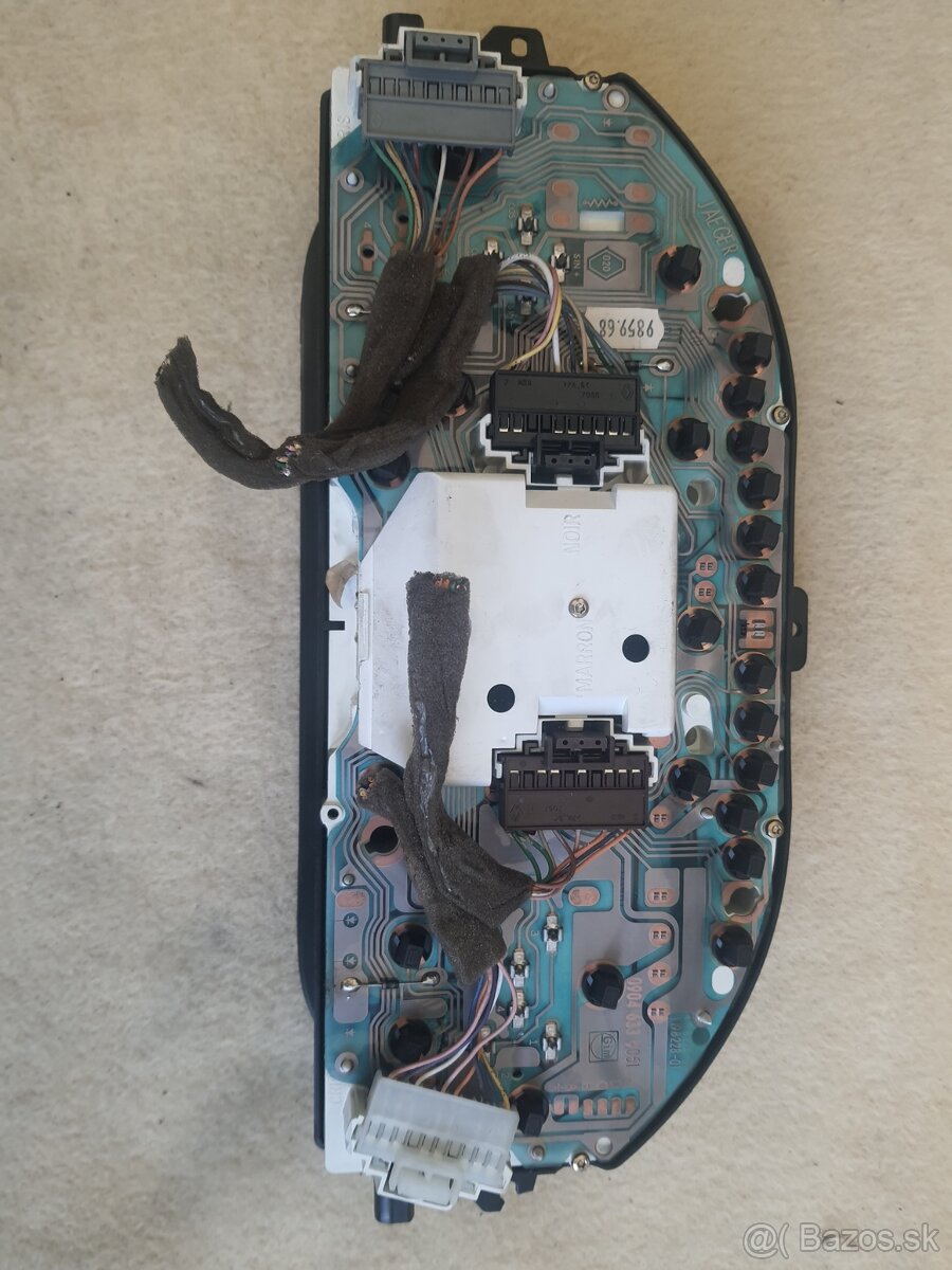 Budíky na Renault mégane r.v. 1997 - 2