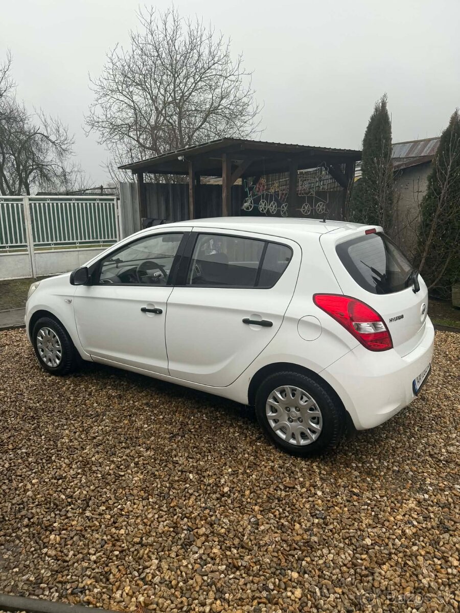 Predam Hyundai i20 - 2