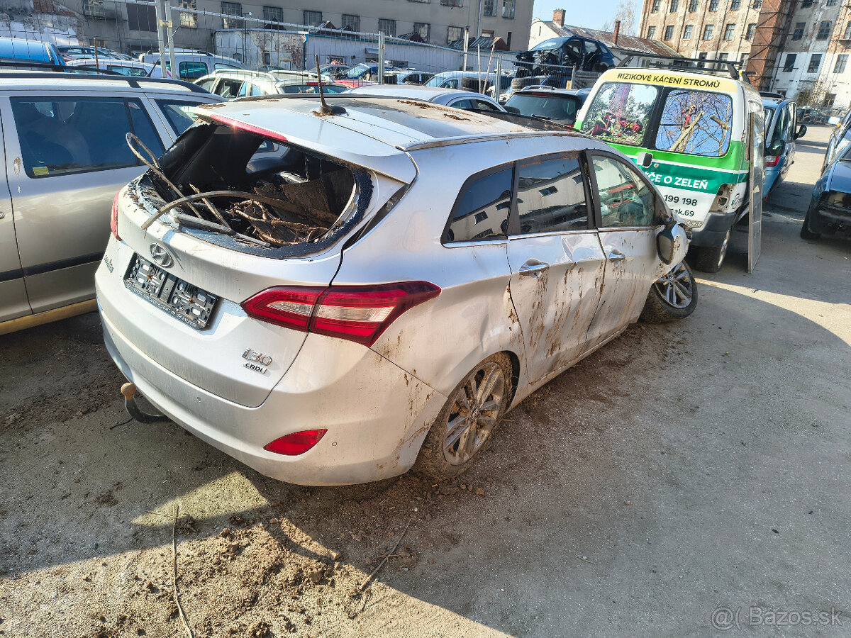 Hyundai i30 Combi 1.6 CRDi na ND - 2