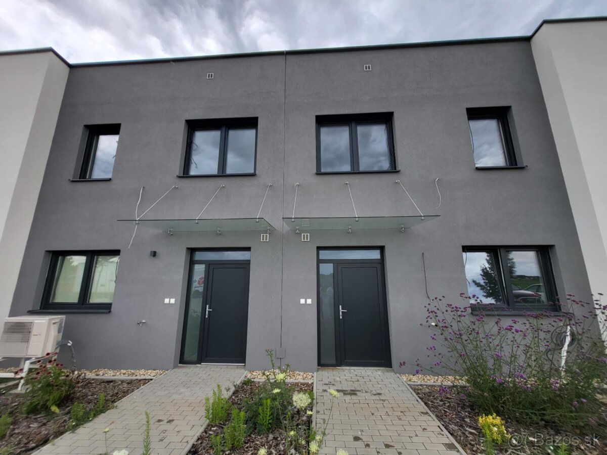 Novostavba – Radový dom v Rovinke - 2