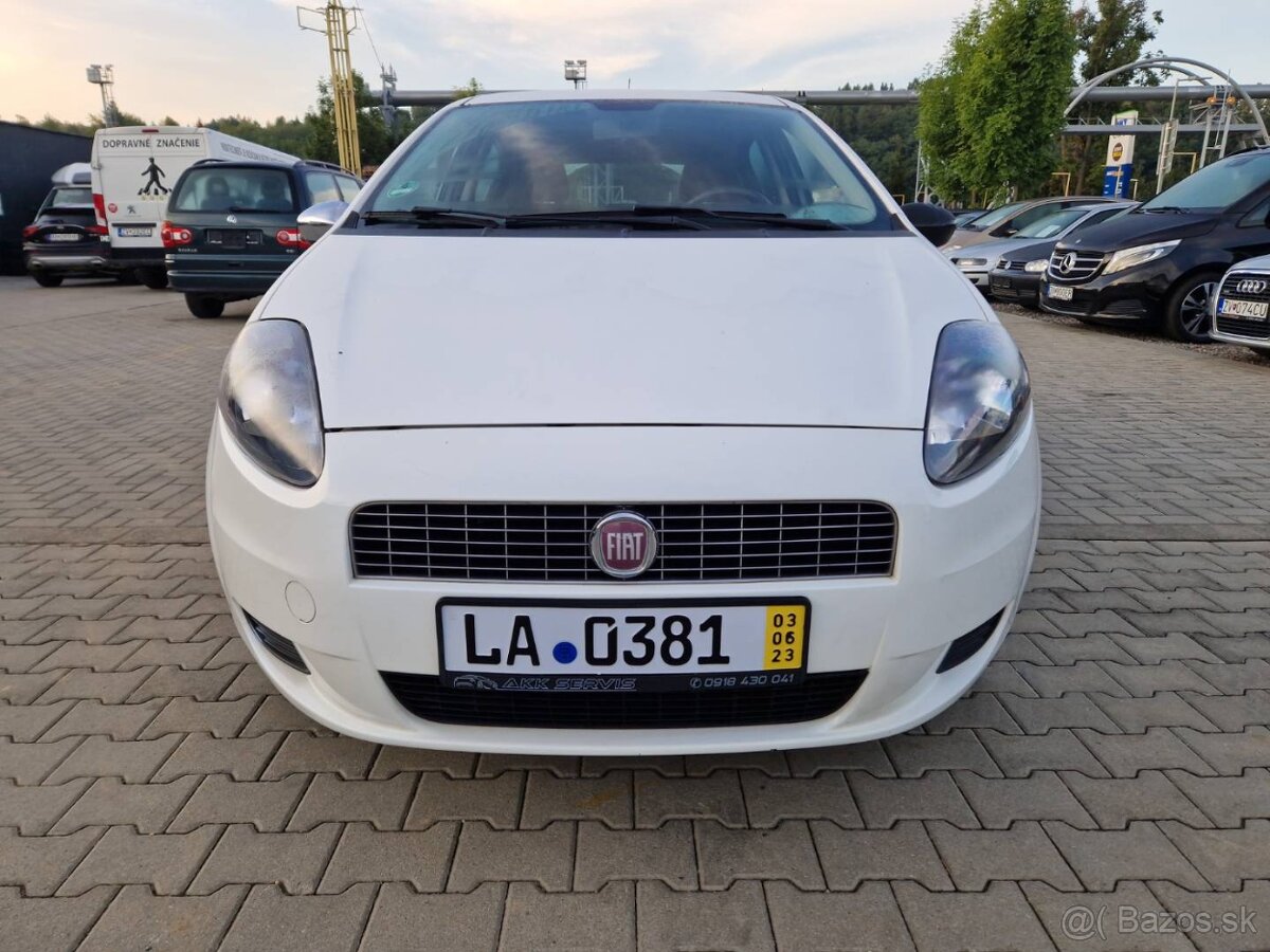 Predám Fiat Grande Punto 1.4 Benzín r.v.2009 - 2